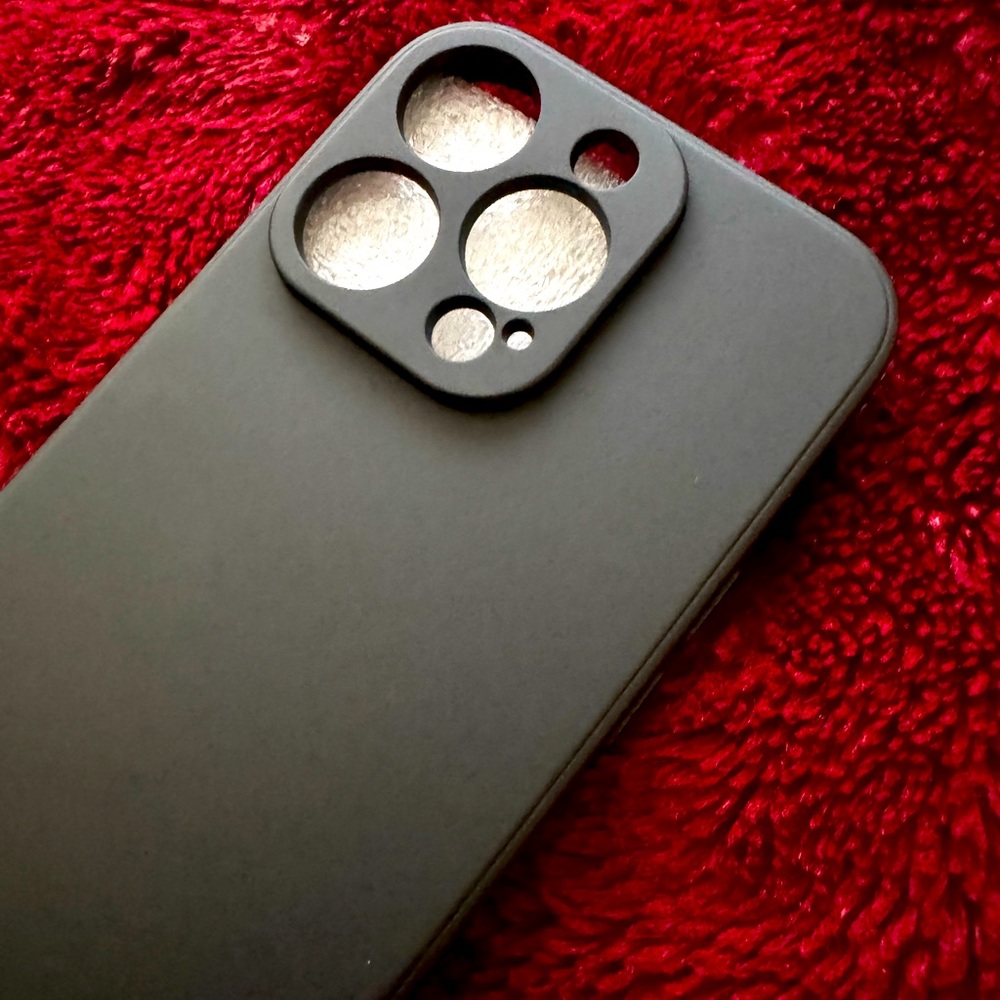 iPhone 14pro black matte case